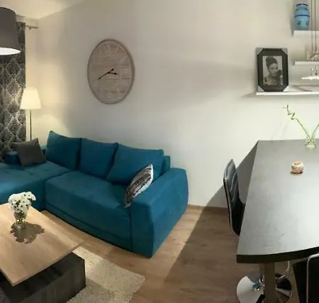 E2 Supermarket-garage-pcscreen-gymeq-luxury Apt-main St 2min Walk * كَشّا