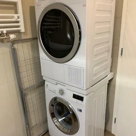 E2 Supermarket-garage-pcscreen-gymeq-luxury Apt-main St 2min Walk *