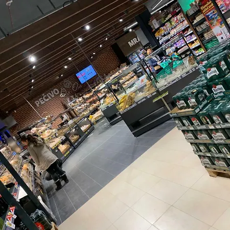 E2 Supermarket-garage-pcscreen-gymeq-luxury Apt-main St 2min Walk